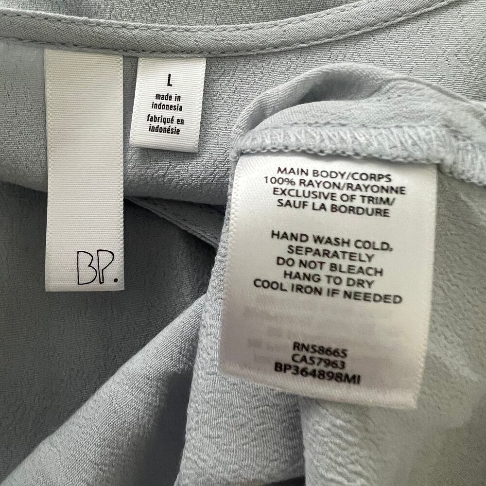 BP Brass Plum LARGE NWT Gray Top Blouse Long Split Sleeve V Neck - Picture 6 of 9